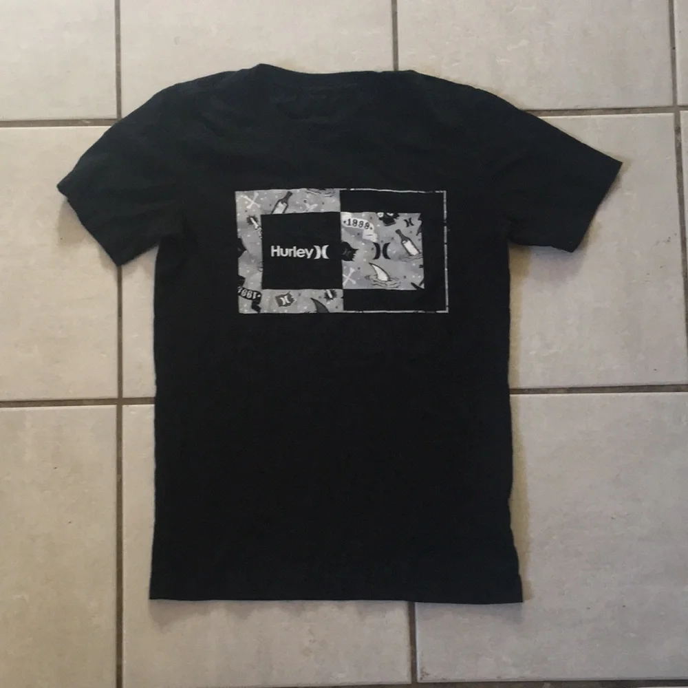 BOYS T-SHIRT - Picture 1 of 6